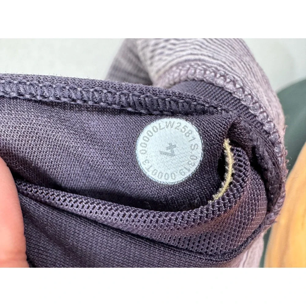 Lululemon Free to Be Wild Bra Size 4 Purple Micro Stripe Crisscross‎ Back
